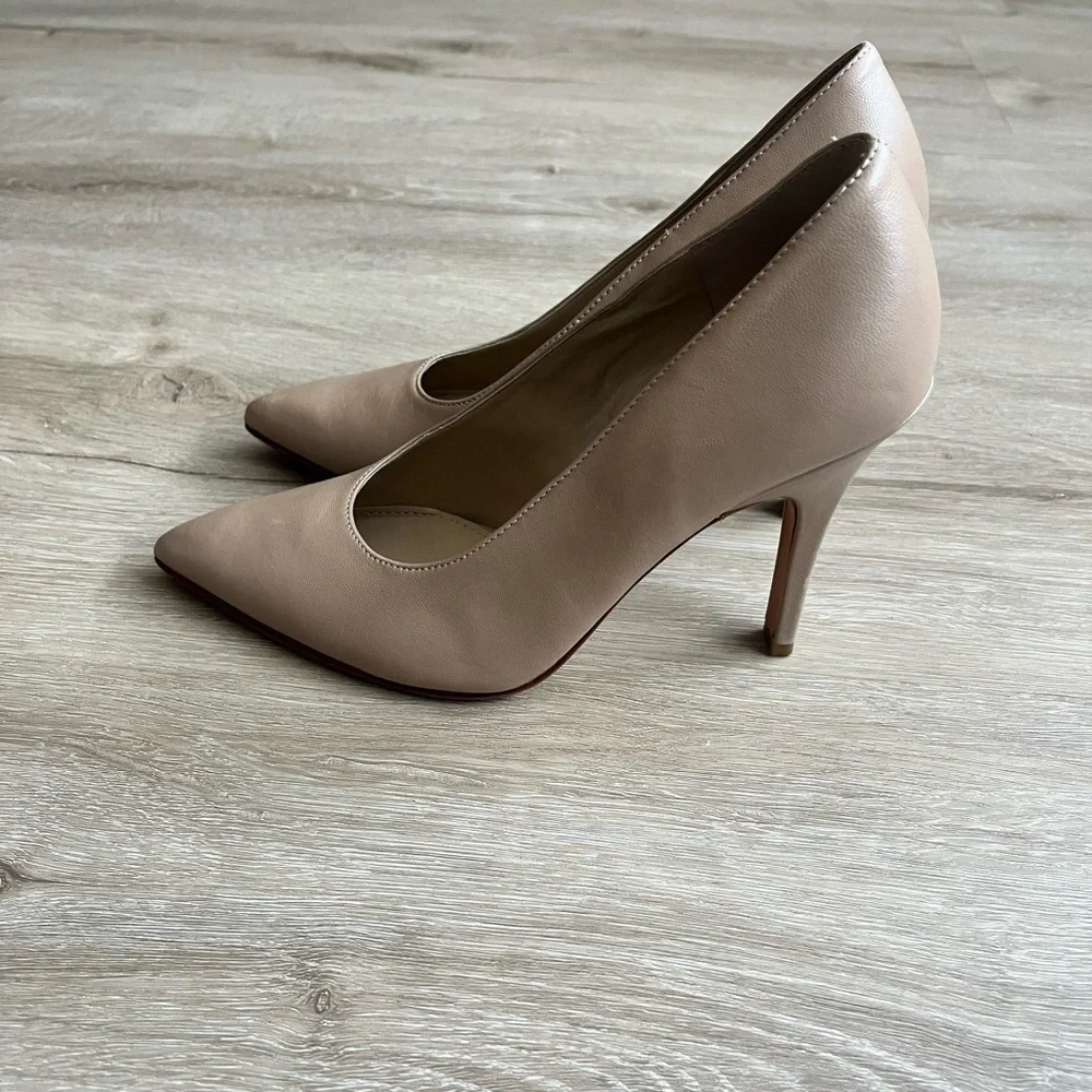 Marc Fisher LTD Tan Leather Pumps Women's SZ 5